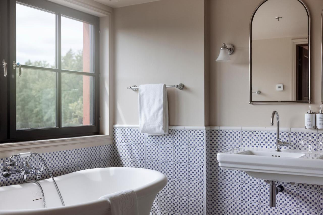 Smadalaroe Gard Hotell & Spa Buitenkant foto