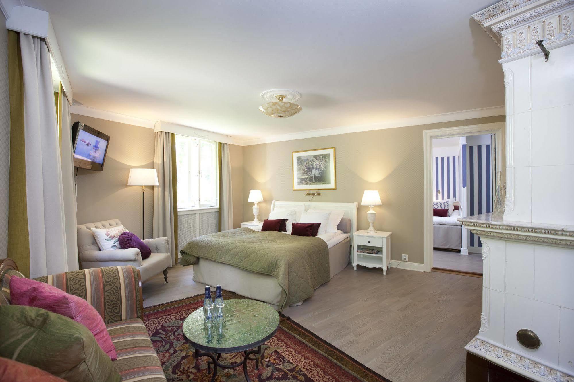 Smadalaroe Gard Hotell & Spa Buitenkant foto